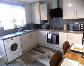 Modern 3 Bed - Lincoln - Parking